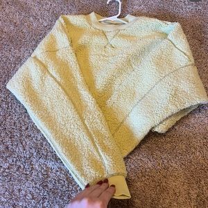 FREE PEOPLE PLUSH CROPPED SWEATER/ NEVER WORN/ SIZE S